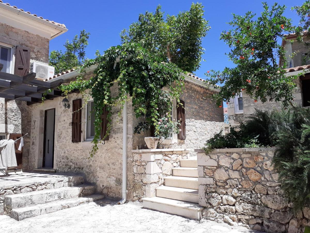 Villa Callisto- Elegant Restored Villa With Pool Yírion Exterior photo