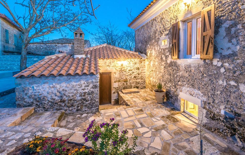 Villa Callisto- Elegant Restored Villa With Pool Yírion Exterior photo