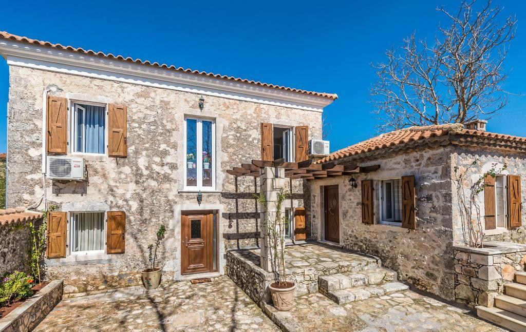 Villa Callisto- Elegant Restored Villa With Pool Yírion Exterior photo