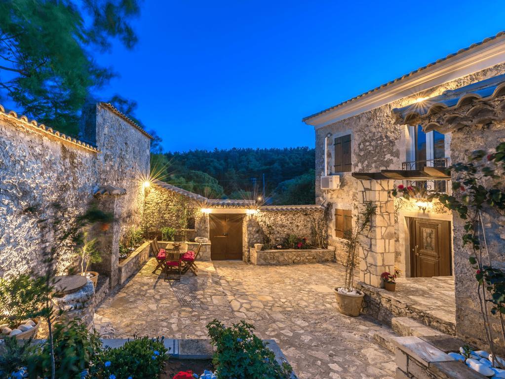 Villa Callisto- Elegant Restored Villa With Pool Yírion Exterior photo